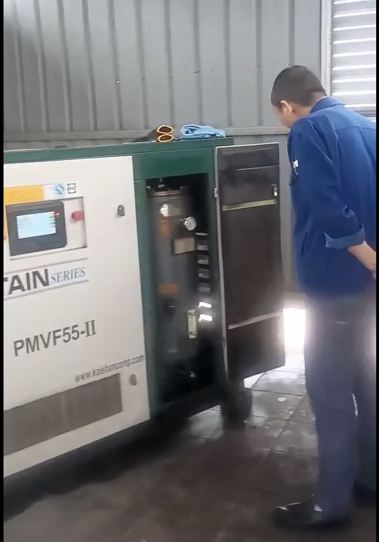 如果螺桿式空壓機(jī)長(zhǎng)時(shí)間未保養(yǎng)，會(huì)出現(xiàn)什么情況呢？